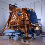 Pesawat Luar Angkasa Blue Ghost Dapat Pemandangan Dramatis Bumi yang Menutupi Bulan