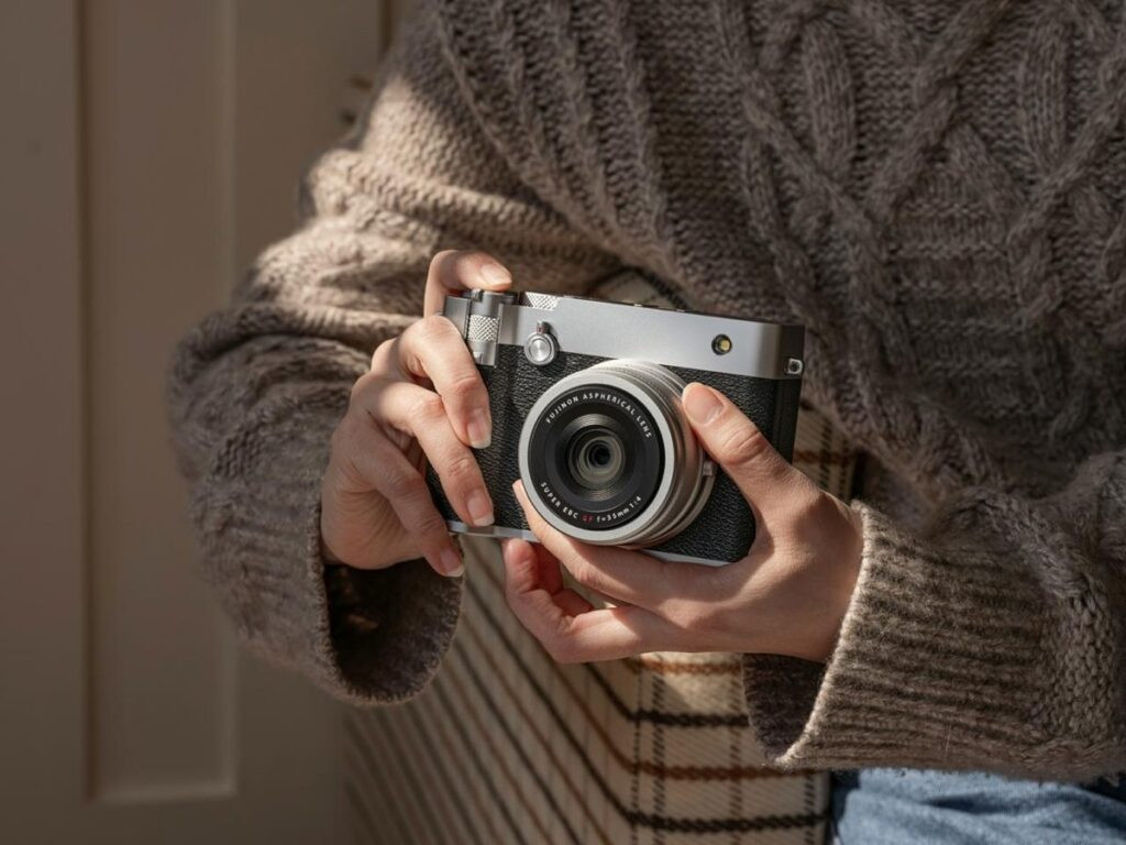 FUJIFILM GFX100RF Bawa Sensor 102MP, Ini Fitur Menarik Lainnya!