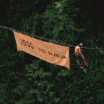 iQOO dan Pushing Panda Taklukkan Tumpak Sewu dalam Aksi Highline Spektakuler