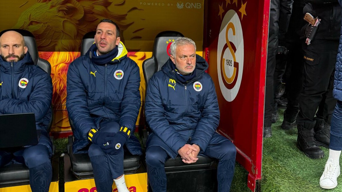 Fans Galatasaray Gelar Pemakaman untuk Ejek Jose Mourinho
