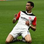 Alasan Arsenal dan Liverpool Harus Kejar Hugo Ekitike Ketimbang Alexander Isak