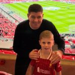 Legenda Liverpool Steven Gerrard Resmi Menjadi Kakek di Usia 45 Tahun