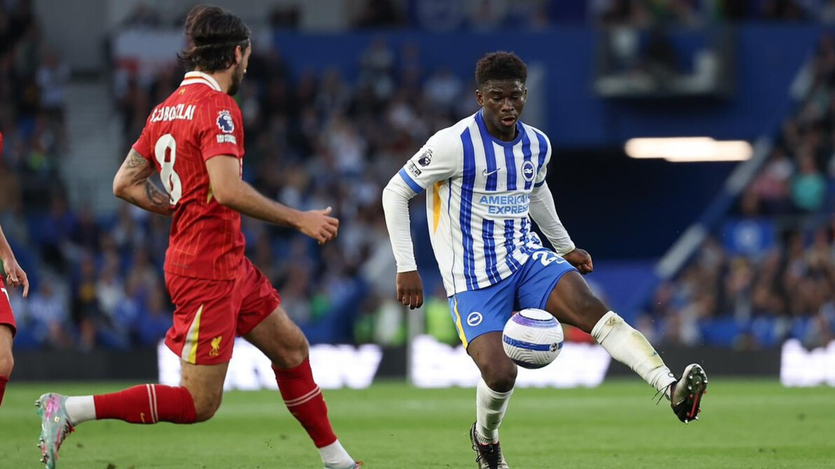 Ruben Amorim Bertekad Rombak Lini Tengah, Ungkap Daftar 3 Gelandang yang Diincar Manchester United 1 Ruben Amorim Bertekad Rombak Lini Tengah, Ungkap Daftar 3 Gelandang yang Diincar Manchester United