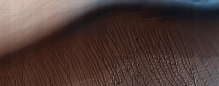 Seorang Ilmuwan Bumi Pecahkan Misteri Mars Tentang Parit Aneh di Permukaannya