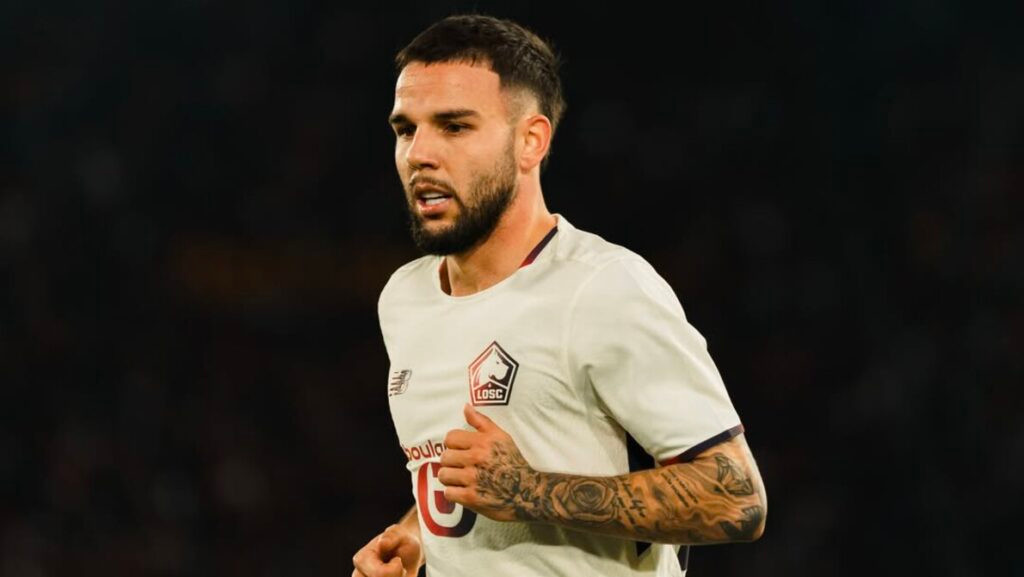 Kiper Lille Jadi Pahlawan Gagalkan Tiga Penalti AS Roma, Rating 'Hijau' Calvin Verdonk Buat Olimpico Terdiam