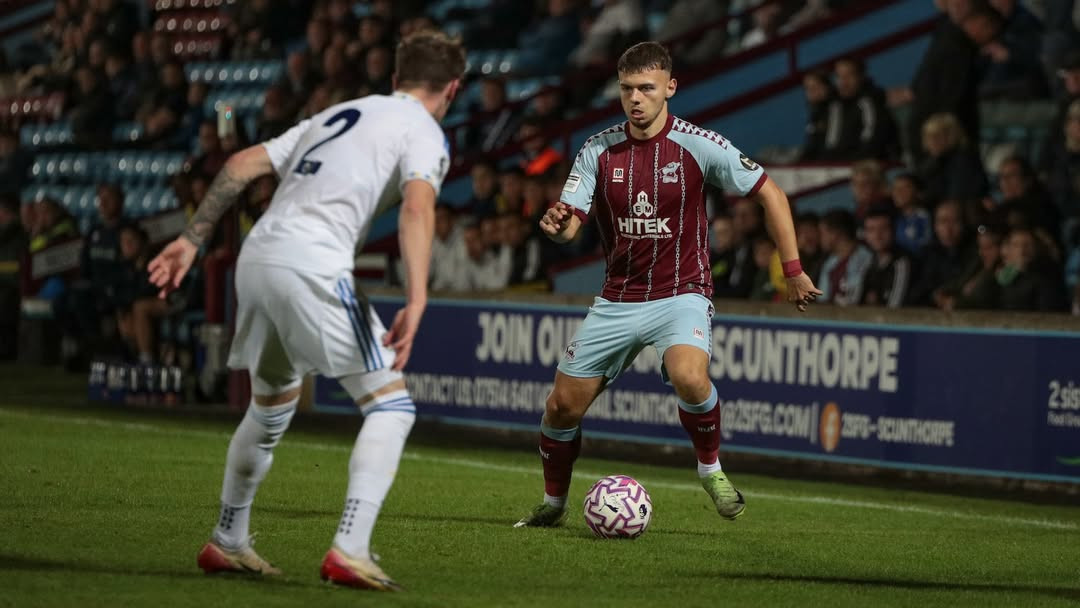 Pesepak Bola Liga Inggris Ditikam dalam Insiden Penusukan Serius di Stasiun Kereta 1 Pesepak Bola Liga Inggris Ditikam dalam Insiden Penusukan Serius di Stasiun Kereta