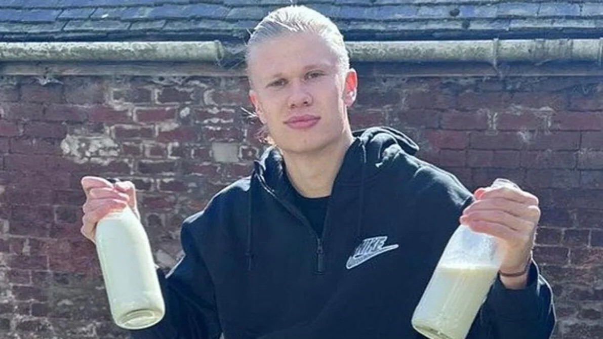 Kecintaan Erling Haaland yang Tidak Biasa Terhadap Minum Susu