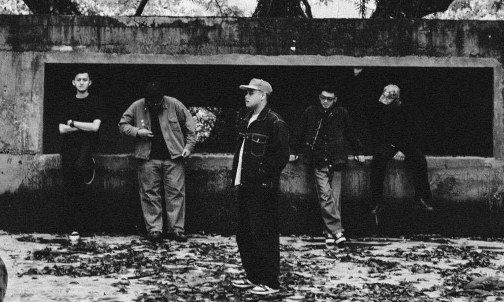 costive. F.\ by Dwiki Rikus