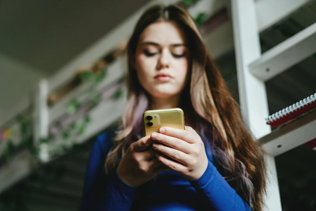 Meta Blokir Akses Remaja ke Chatbot AI: Lindungi Pengguna dari Konten Sensual