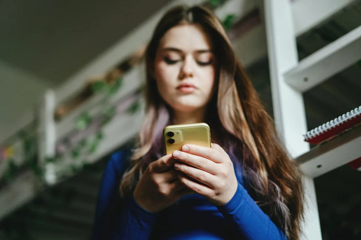 Meta Blokir Akses Remaja ke Chatbot AI: Lindungi Pengguna dari Konten Sensual