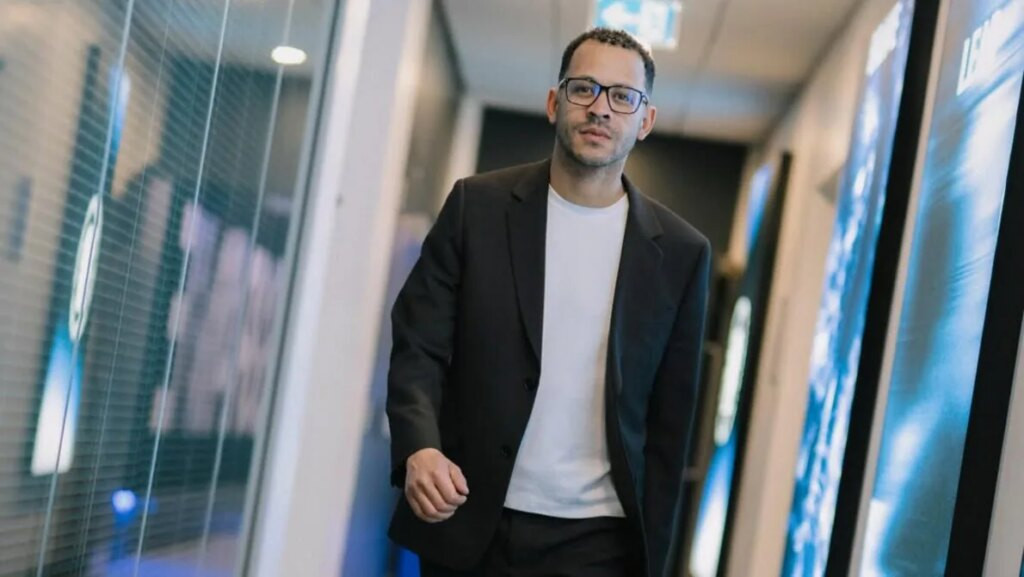 Liam Rosenior dan 3 Celah yang Harus Diatasi di Chelsea