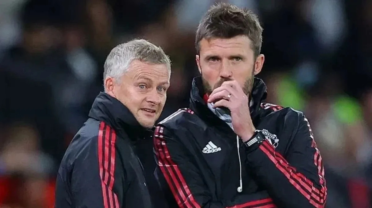 Michael Carrick dan Ole Gunnar Solskjaer Masuk dalam Radar Calon Pelatih Baru Manchester United