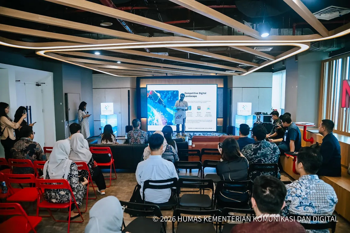 Kejar Pertumbuhan Ekonomi 8 Persen, Wamenkomdigi Tekankan Adopsi AI di Sektor Strategis