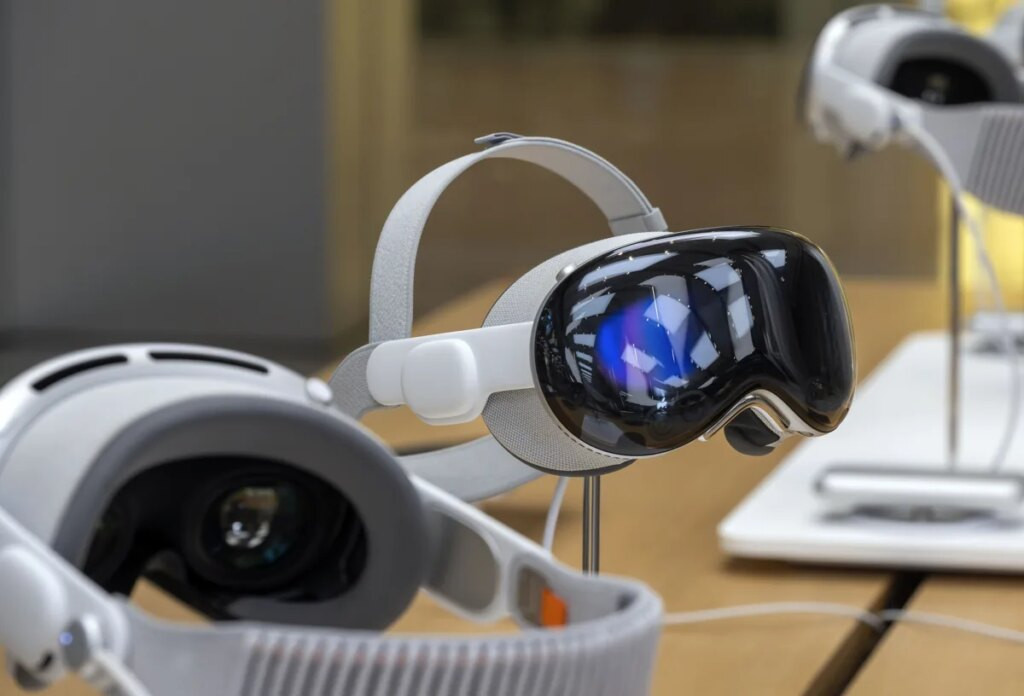 YouTube Resmi Meluncur di Vision Pro, Sinyal Persaingan Ketat dengan Android XR?