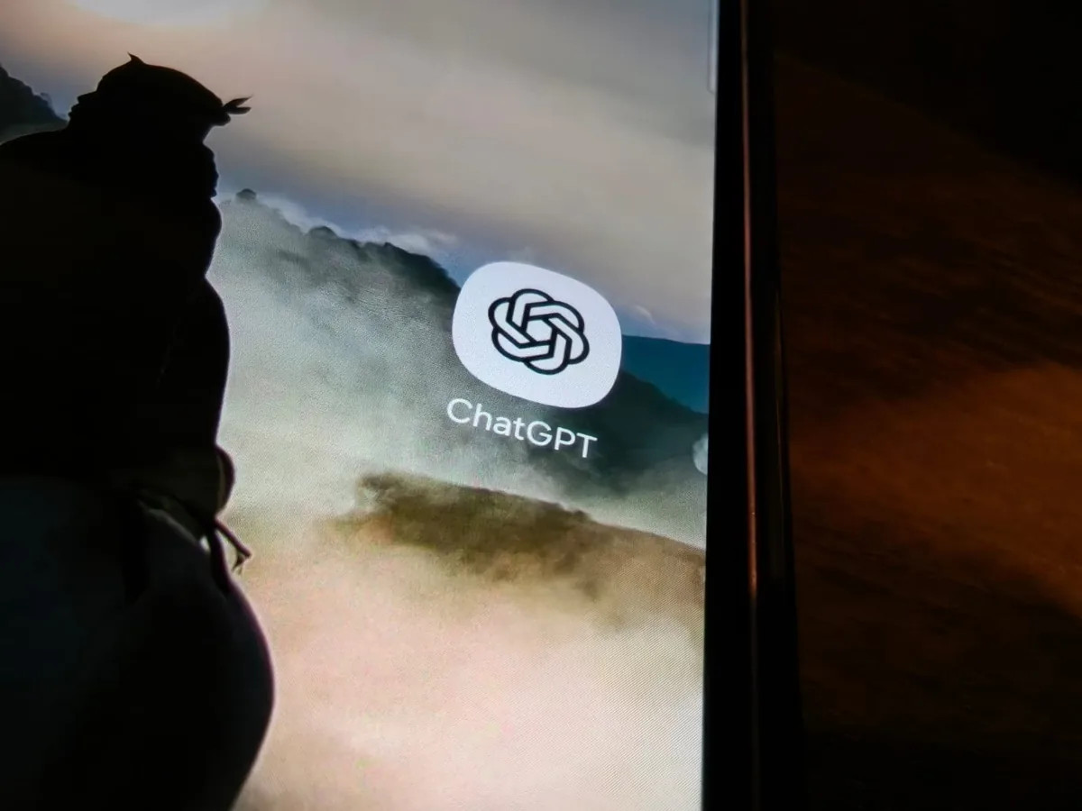 ChatGPT dan Claude Kompak Down Hari Ini, Pengguna AI Global Sempat Kelimpungan! 1 ChatGPT dan Claude Kompak Down Hari Ini, Pengguna AI Global Sempat Kelimpungan!