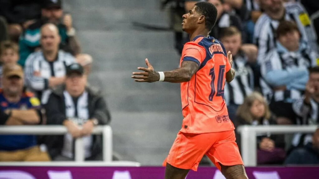 Sosok yang Membuat Marcus Rashford Tersenyum di Barcelona