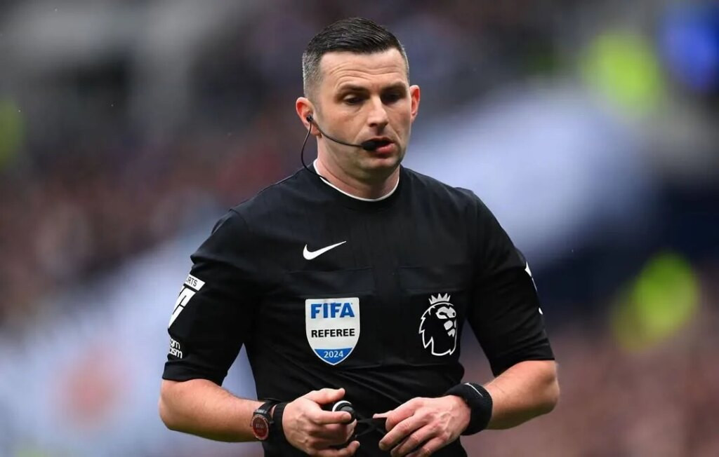 Hadapi Tottenham, Manchester United Ketar-ketir Bertemu Wasit 'Musuh Bebuyutan'