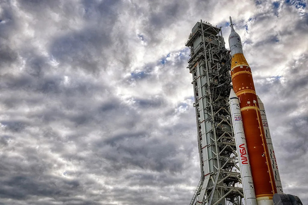 Elon Musk Siapkan Pusat Data di Luar Angkasa! SpaceX Ajukan Izin Luncurkan 1 Juta Satelit Baru