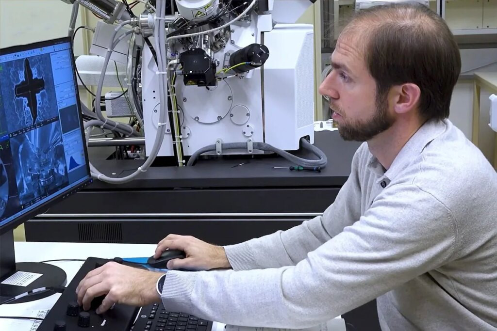 Rekor Dunia QR Code Terkecil, Ukurannya Lebih Kecil dari Bakteri