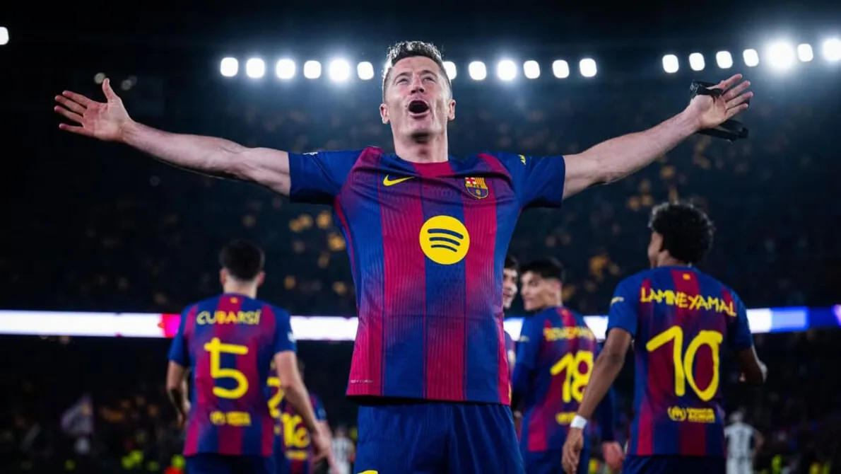 Jika Perpanjang Kontrak di Barcelona, Gaji Robert Lewandowski Bakal Disunat