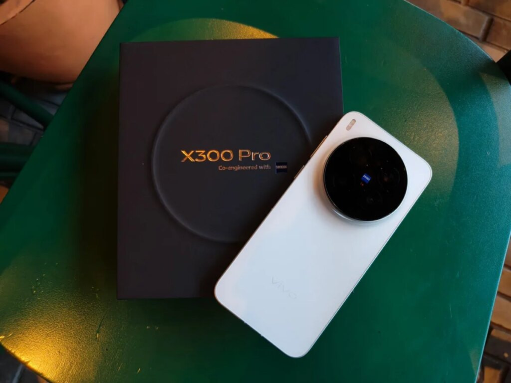 vivo X300 Ultra Siap Debut di MWC 2026