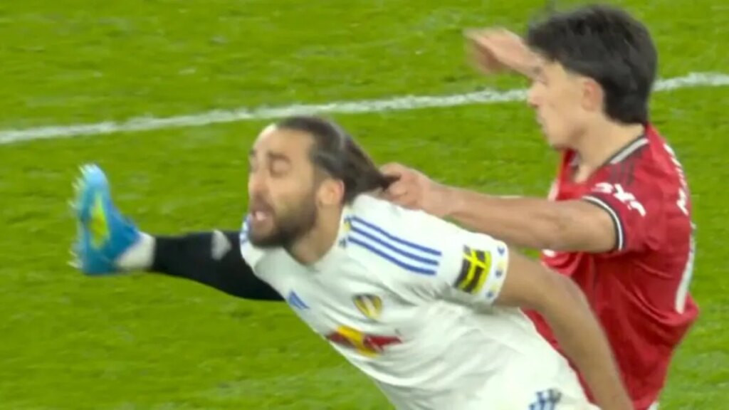 Belajar dari Kasus Manchester United: Mengapa FIFA Perlu Atur Ulang Regulasi Pemain Berambut Gondrong Demi Akhiri Standar Ganda Wasit