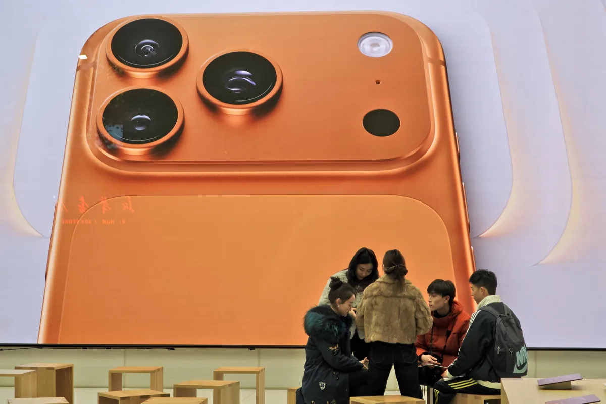 Bocoran Warna iPhone 18 Pro Terungkap! Warna 'Wine Red' Siap Jadi Tren Baru 2026