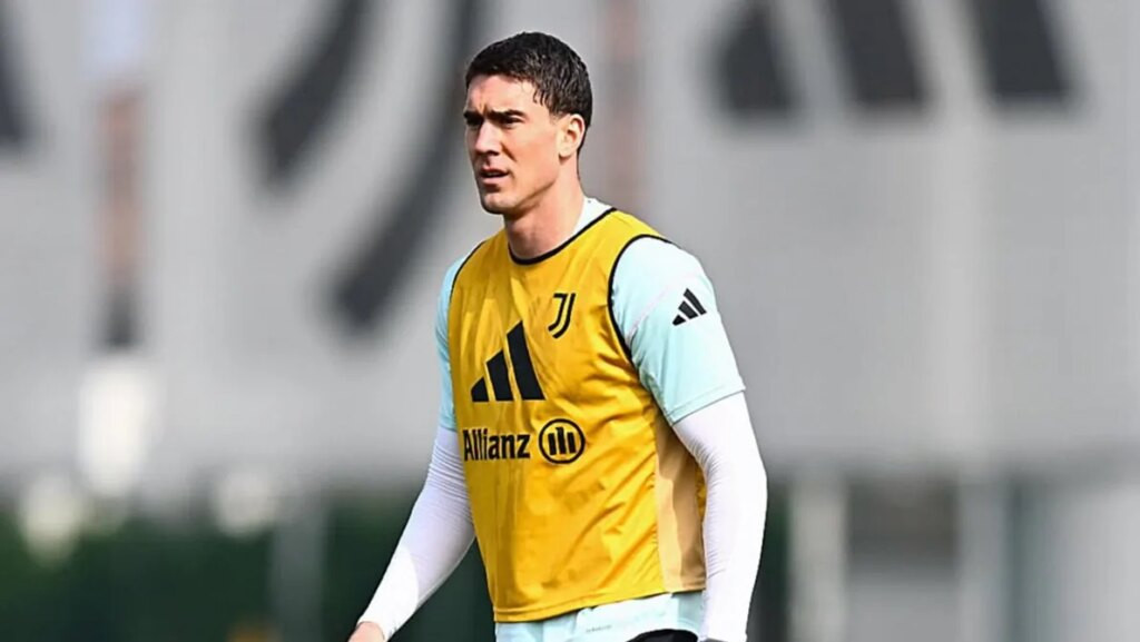Dusan Vlahovic Rela Korbankan Gaji Besar Demi Bertahan Bersama Juventus