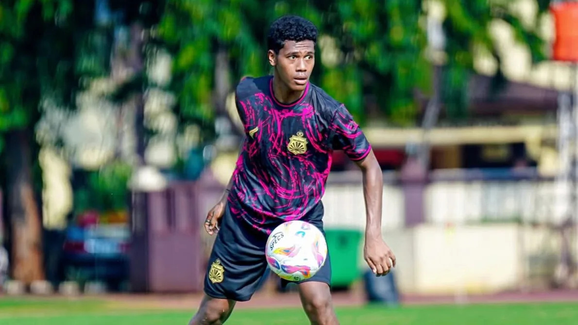 Fadly Alberto Sampaikan Permintaan Maaf Terbuka Usai Aksi Tendangan Kungfu yang Viral kepada Pemain Dewa United