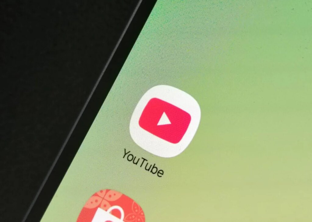 YouTube Uji Fitur AI Search Baru