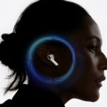 AirPods Ultra Dirumorkan Hadir dengan Kamera, Bikin Siri Makin ‘Melek’ dan Kontekstual