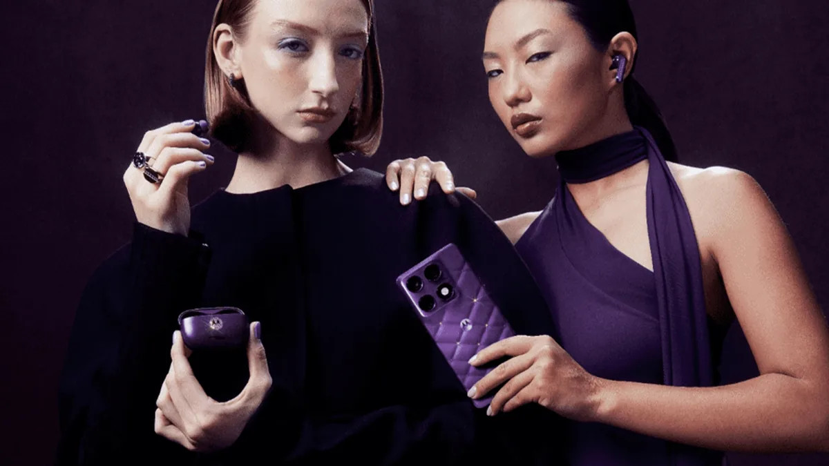 Motorola Hadirkan Dua Perangkat Berbalut Swarovski yang Mewah