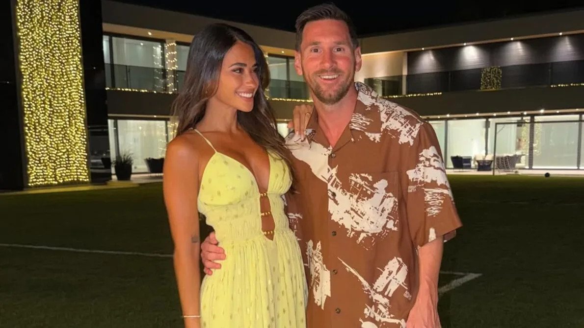 Antonela Roccuzzo, Istri Lionel Messi, Bikin Salfok Pamer Body Goals Pakai Bikini Macan Tutul 1 Antonela Roccuzzo, Istri Lionel Messi, Bikin Salfok Pamer Body Goals Pakai Bikini Macan Tutul