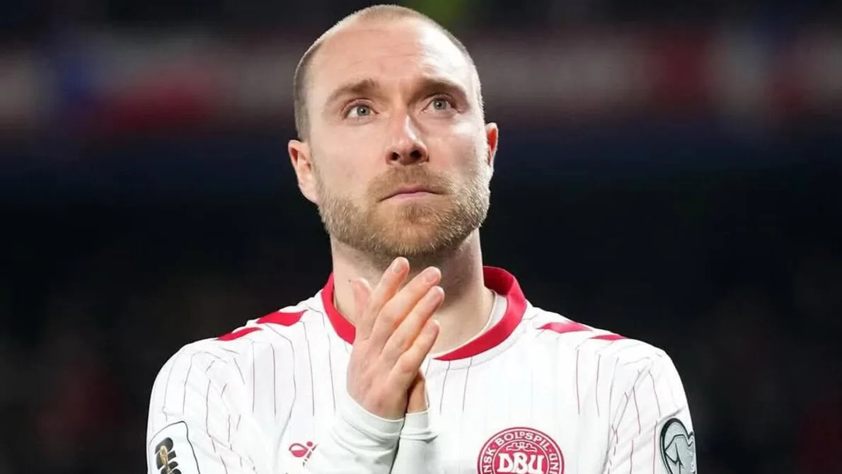 Christian Eriksen Kembali Kolaps di Lapangan, Nyawanya Selamat Berkat Alat Pacu Jantung