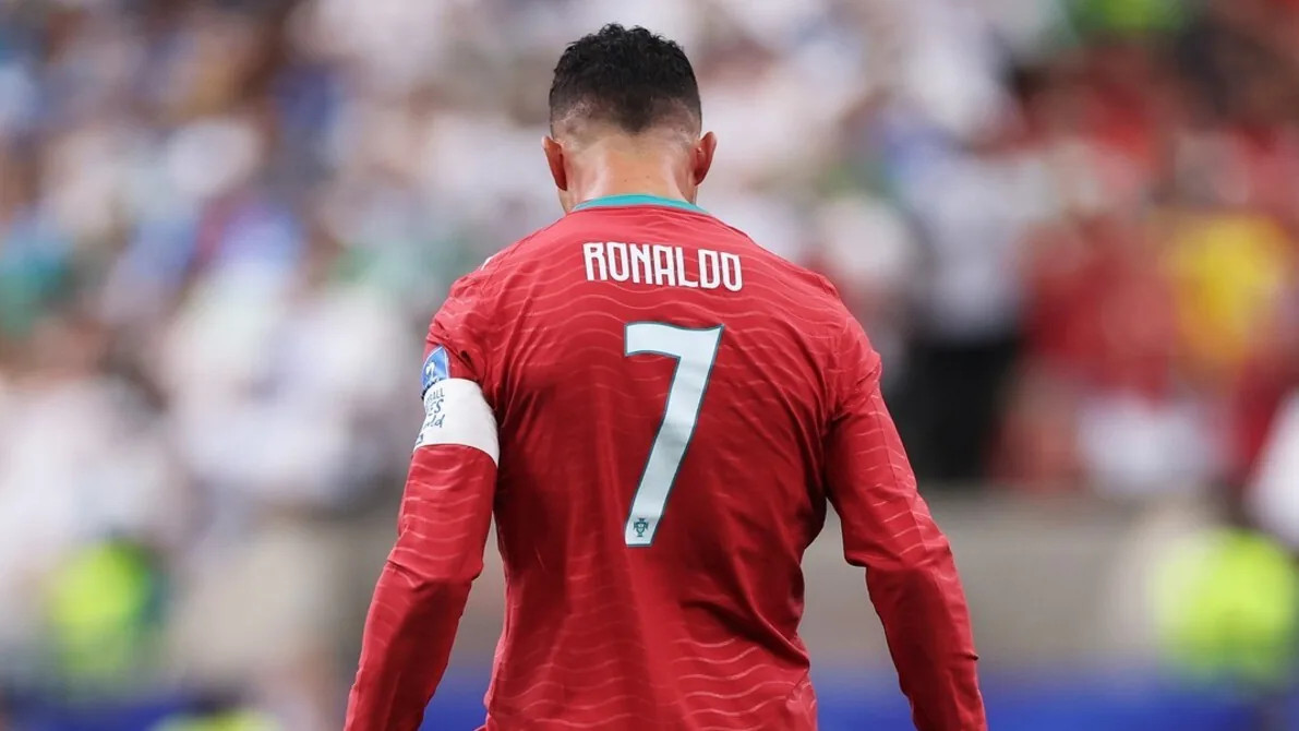 Cetak Rekor di Piala Dunia 2026, Cristiano Ronaldo Malah Ditagih Naik Gaji Sama Wartawan 1 Cetak Rekor di Piala Dunia 2026, Cristiano Ronaldo Malah Ditagih Naik Gaji Sama Wartawan
