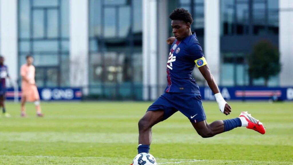 Cari 'The Next Saliba', Arsenal Bidik Kapten Muda PSG Emmanuel Mbemba Secara Gratis