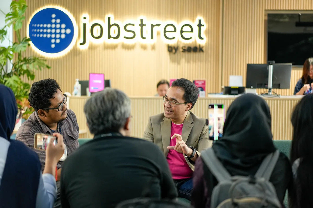 Tips Jobstreet 2026: Jangan Cuma Kasih Perintah, Ini Cara Jitu Pimpin Gen Z Biar Gak Gampang Resign 1 Tips Jobstreet 2026: Jangan Cuma Kasih Perintah, Ini Cara Jitu Pimpin Gen Z Biar Gak Gampang Resign