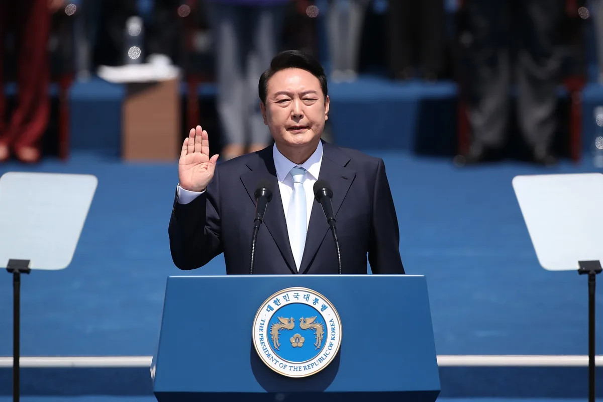 Nekat Kirim Drone ke Korea Utara Demi Darurat Militer, Mantan Presiden Yoon Suk Yeol Divonis 30 Tahun Penjara! 1 Nekat Kirim Drone ke Korea Utara Demi Darurat Militer, Mantan Presiden Yoon Suk Yeol Divonis 30 Tahun Penjara!
