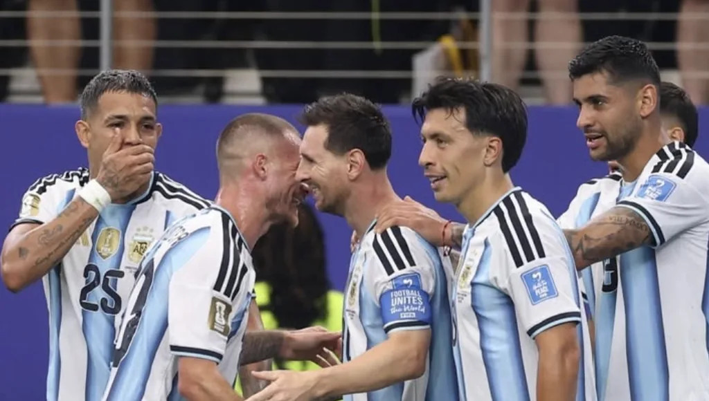 2 Gol Bersejarah Messi Antar Argentina Taklukkan Swiss