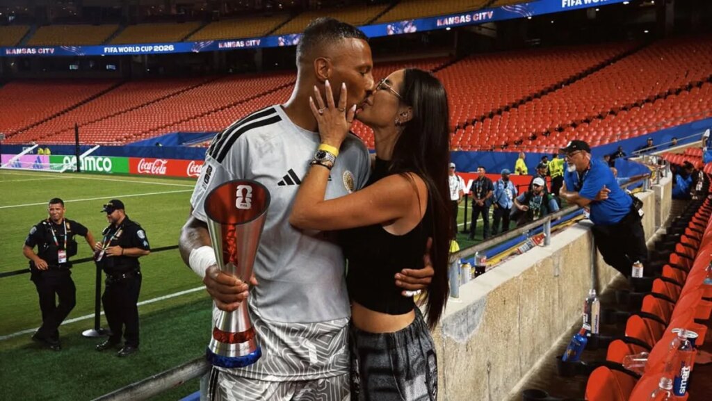Sosok Zorana, Istri Kiper Curacao yang Viral Usai Senggol Legenda Manchester United di Piala Dunia 2026