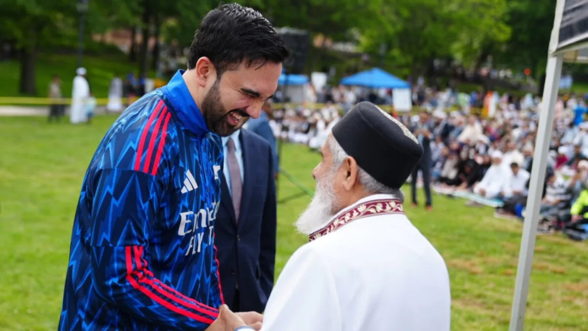 Viral Yel-Yel "Wali Kota Saya Muslim" Usai Knicks Juara NBA, Begini Reaksi Zohran Mamdani 1 Viral Yel-Yel "Wali Kota Saya Muslim" Usai Knicks Juara NBA, Begini Reaksi Zohran Mamdani