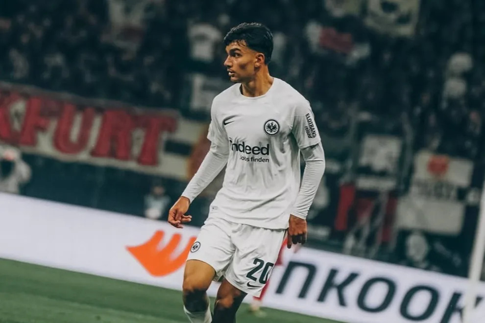 AC Milan Berpotensi Jegal Napoli Lagi Demi Wonderkid Eintracht Frankfurt