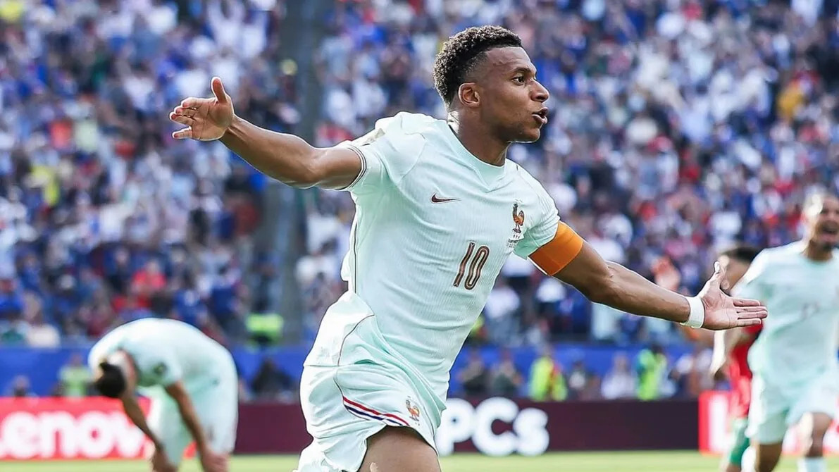 Sempat Bikin Fans Jantungan, Kylian Mbappe Buka Suara Soal Cedera Engkelnya Usai Prancis Tekuk Maroko 1 Sempat Bikin Fans Jantungan, Kylian Mbappe Buka Suara Soal Cedera Engkelnya Usai Prancis Tekuk Maroko