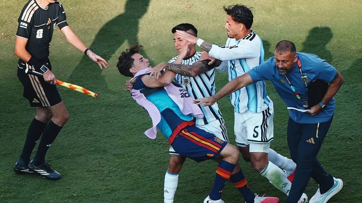 Spanyol Juara, Pemain Argentina Malah Main Jotos! 1 Spanyol Juara, Pemain Argentina Malah Main Jotos!