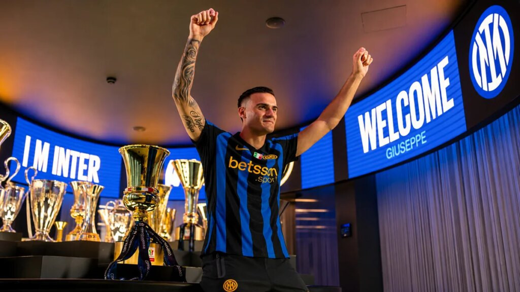 Chivu Pulangkan Stankovic dan Mulai Memburu Pengganti Dumfries