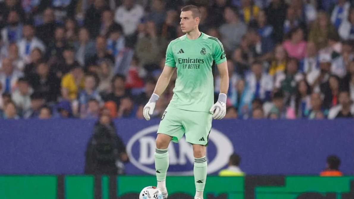 Zion Suzuki Mendekat ke PSG, Juventus Incar Andriy Lunin dari Real Madrid