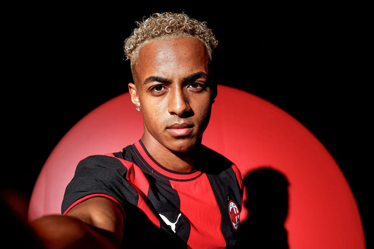 Omari Hutchinson ke AC Milan, Mengapa Ruben Amorim Yakin Bisa Menghidupkannya Lagi? 1 Omari Hutchinson ke AC Milan, Mengapa Ruben Amorim Yakin Bisa Menghidupkannya Lagi?