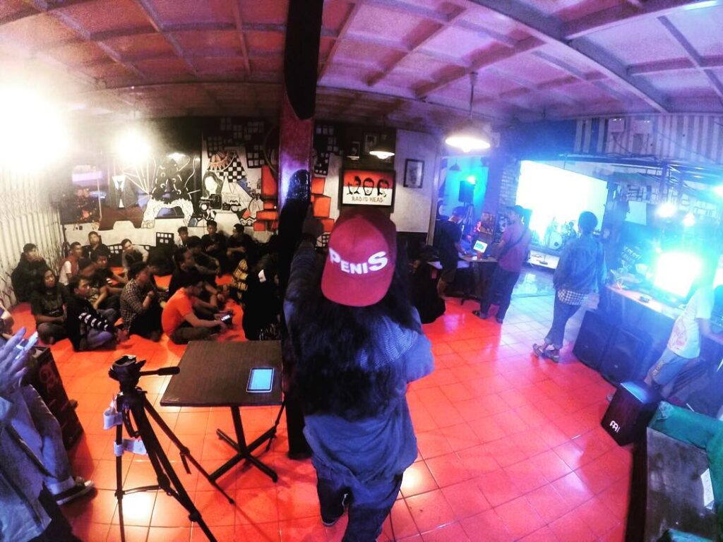 liveinhardwired warung nongkrong kepsir