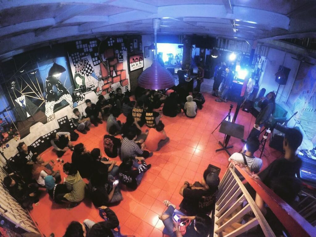 liveinhardwired warung nongkrong kepsir