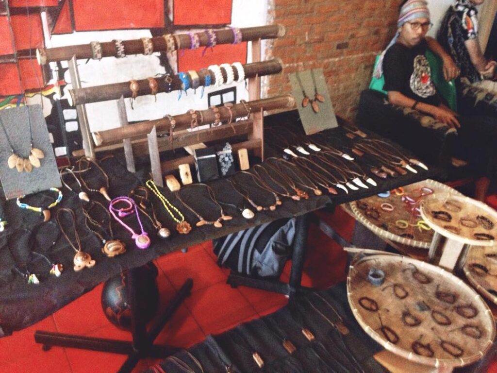 Rimba Raya - Ruang Kecil Bersuara - Warung Nongkrong Kepsir
